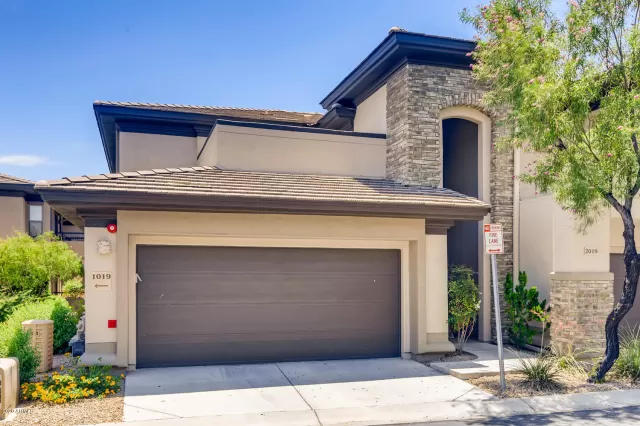 MLS: 6086302 Condo For Sale