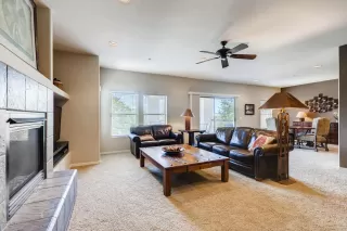 Photo #4: 6086302 Listing