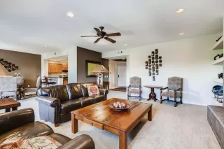 Photo #5: 6086302 Listing