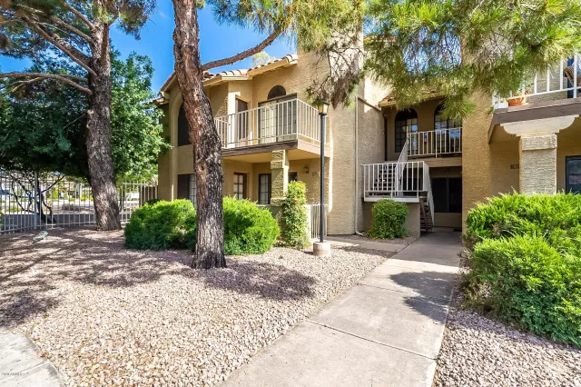 MLS: 6086424 Condo For Sale