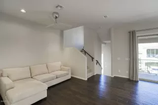 Photo #4: 6086751 Listing