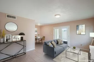 Photo #6: 6086980 Listing