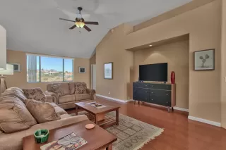 Photo #3: 6087097 Listing