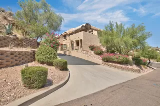 Photo #4: 6087097 Listing