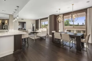 Photo #5: 6087451 Listing