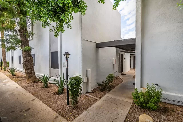 MLS: 6087580 Condo For Sale