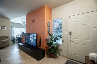 Photo #4: 6087959 Listing