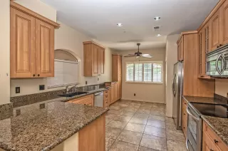 Photo #3: 6088107 Listing