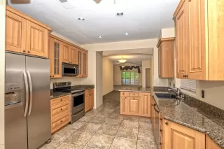 Photo #5: 6088107 Listing