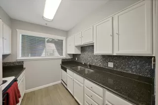 Photo #3: 6088317 Listing