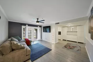 Photo #4: 6088317 Listing