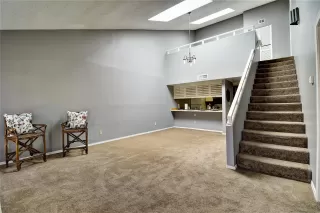 Photo #5: 6088896 Listing