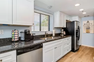 Photo #3: 6088978 Listing