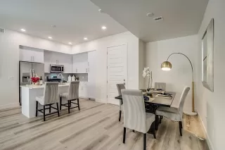 Photo #2: 6088983 Listing