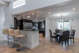 Photo #4: 6088986 Listing