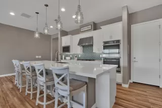 Photo #6: 6089521 Listing