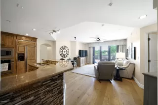 Photo #5: 6090124 Listing