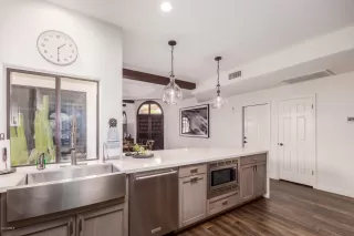 Photo #5: 6090468 Listing