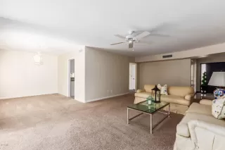 Photo #4: 6090650 Listing