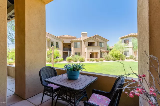 MLS: 6091085 Condo For Sale