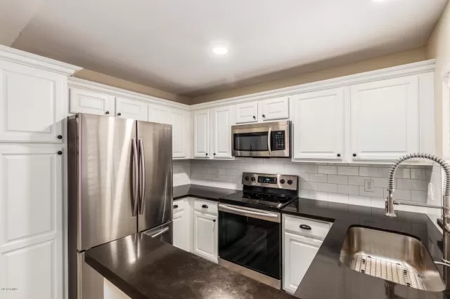 MLS: 6091333 Condo For Sale