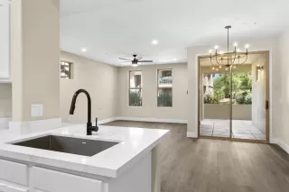 Photo #4: 6091574 Listing