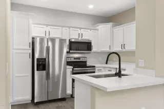 Photo #6: 6091574 Listing