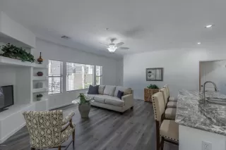 Photo #6: 6091577 Listing