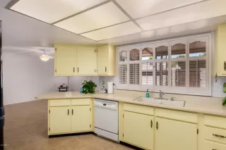 Photo #5: 6091595 Listing