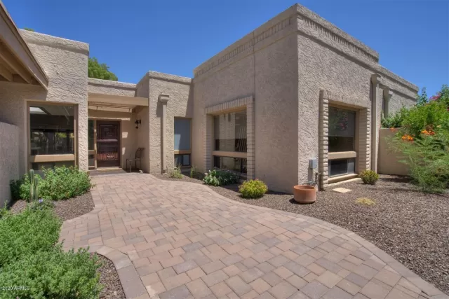 MLS: 6091747 Condo For Sale