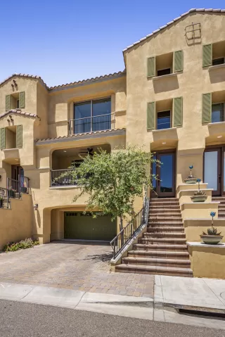 Photo #5: 6091927 Listing