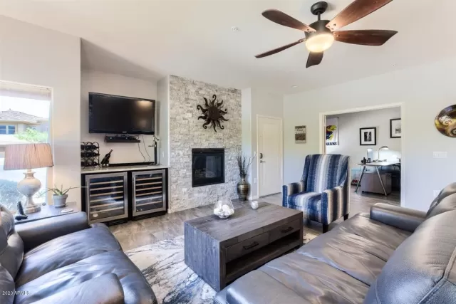 MLS: 6092102 Condo For Sale