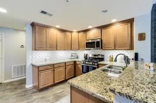 Photo #6: 6092102 Listing