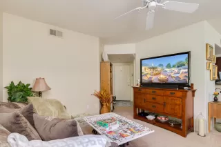 Photo #3: 6092365 Listing