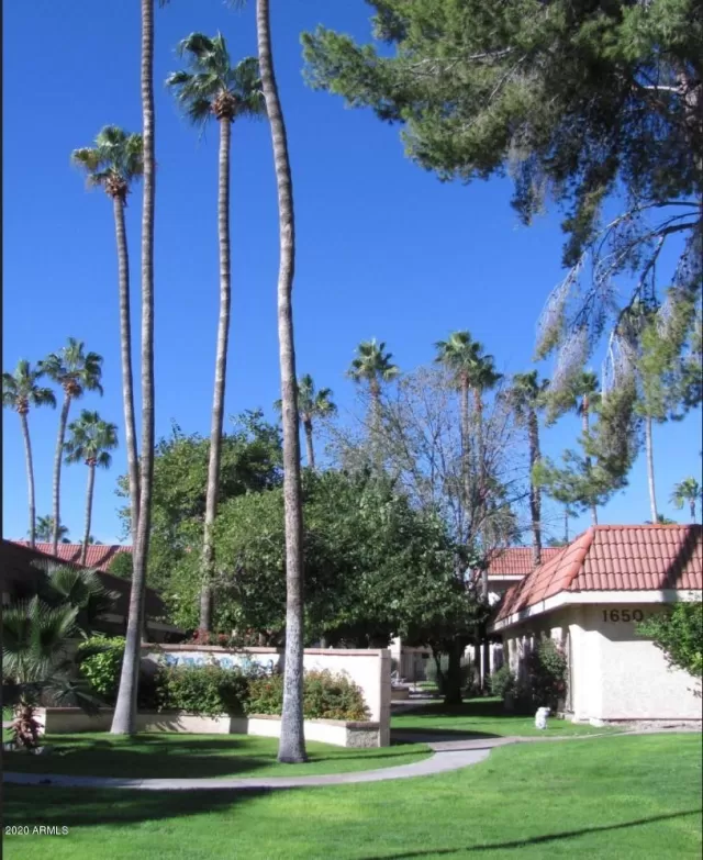 MLS: 6092534 Condo For Sale