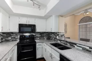 Photo #1: 6092632 Listing 