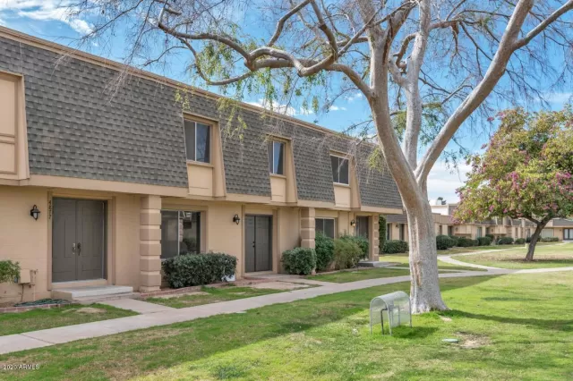 MLS: 6092685 Condo For Sale