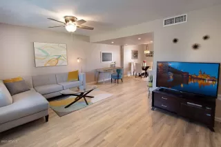 Photo #3: 6092919 Listing