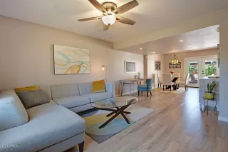 Photo #4: 6092919 Listing