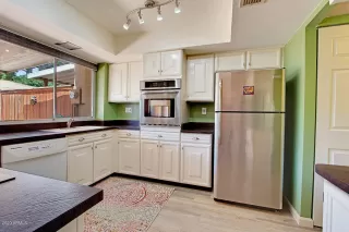 Photo #6: 6092919 Listing