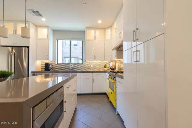 MLS: 6093011 Condo For Sale