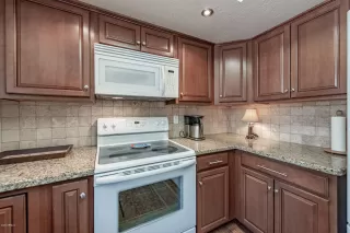 Photo #6: 6093238 Listing 