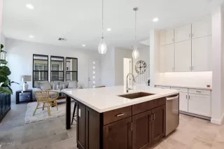 Photo #4: 6093511 Listing