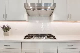 Photo #5: 6093511 Listing