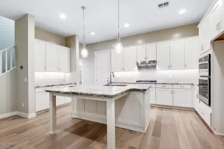 Photo #4: 6093520 Listing