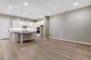 Photo #5: 6093520 Listing