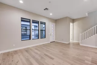 Photo #6: 6093520 Listing