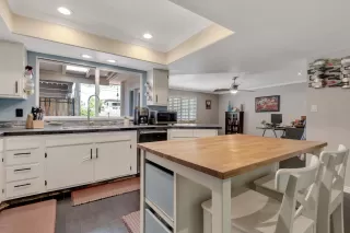 Photo #2: 6093747 Listing