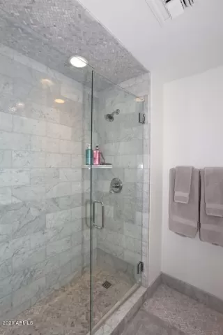 Photo #4: 6094101 Listing