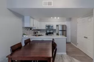 Photo #2: 6094395 Listing